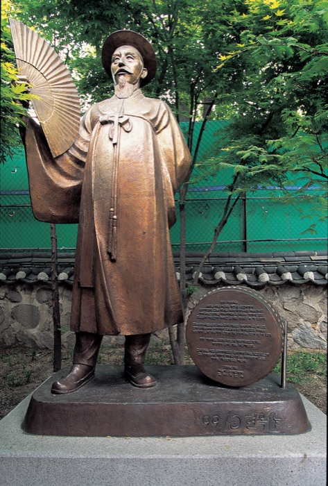 명창 이동백 상 Statue of Master Singer Yi Dong-baek